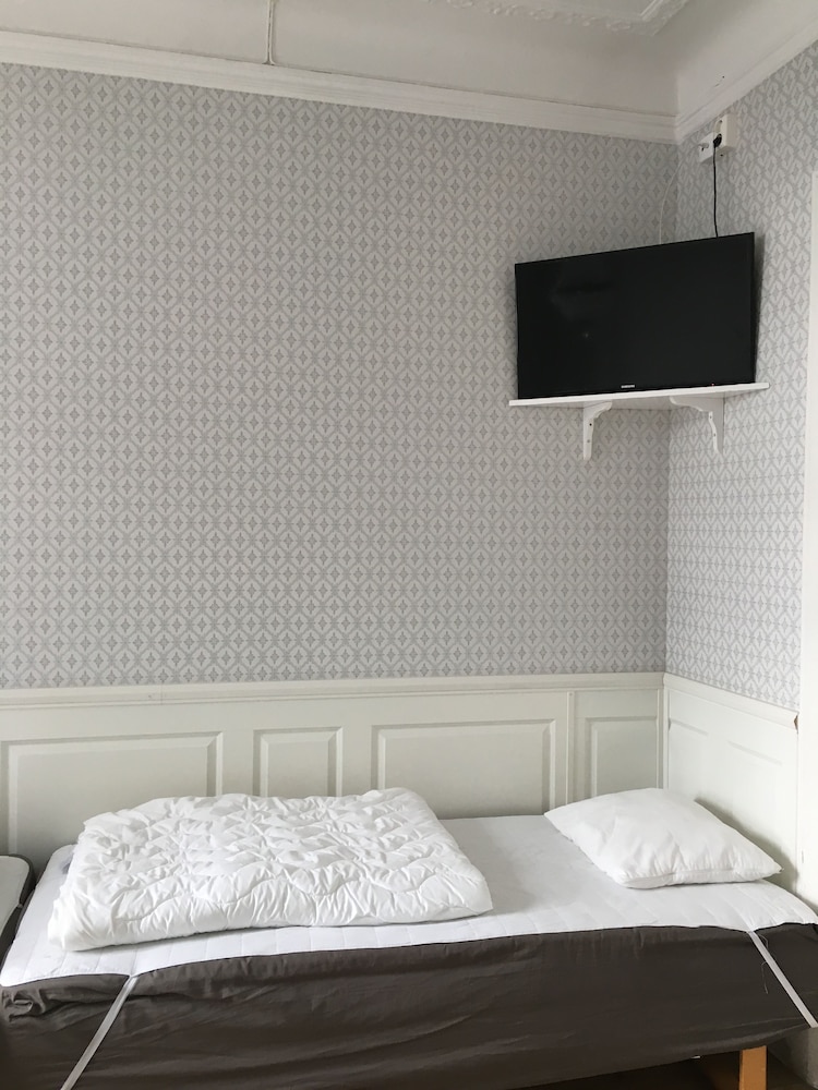 City Room photo 3