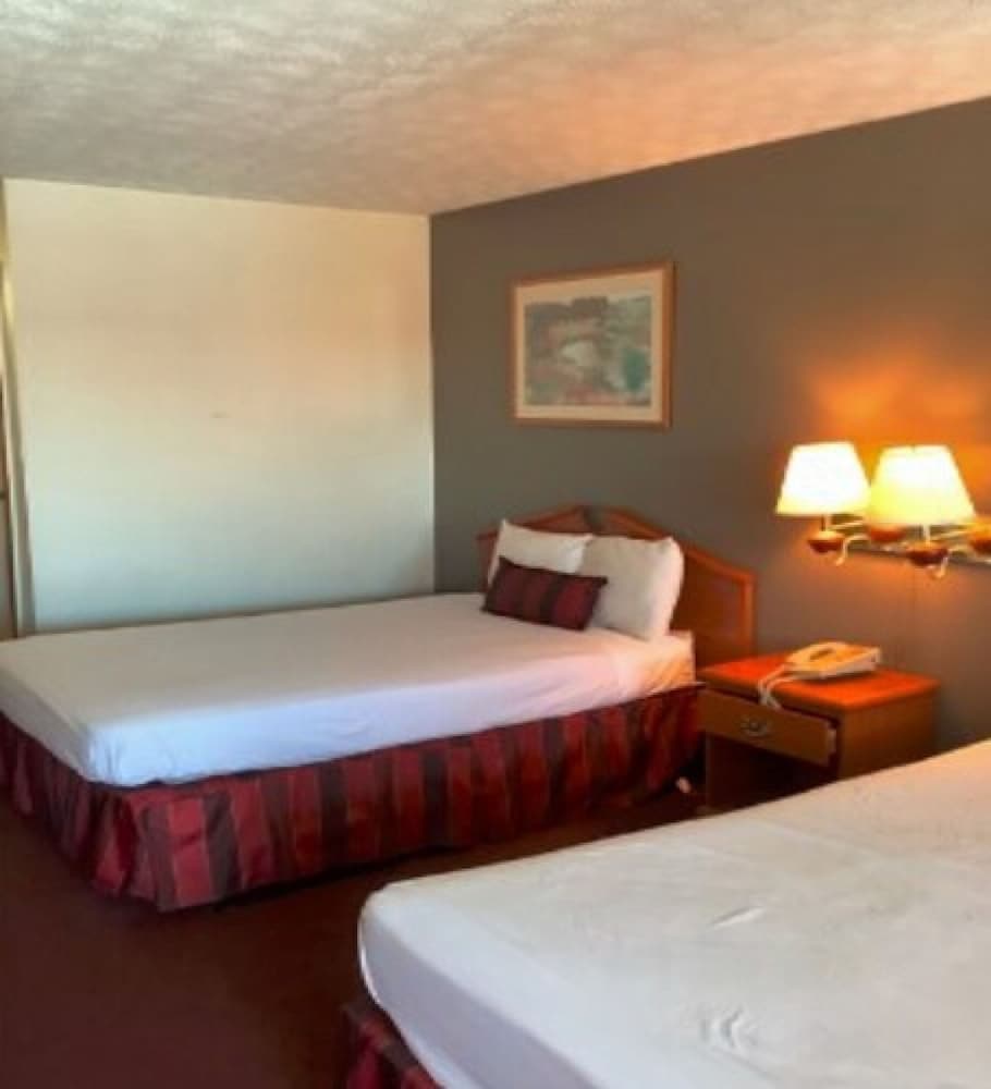 Room, 2 Double Beds, Smoking photo 2