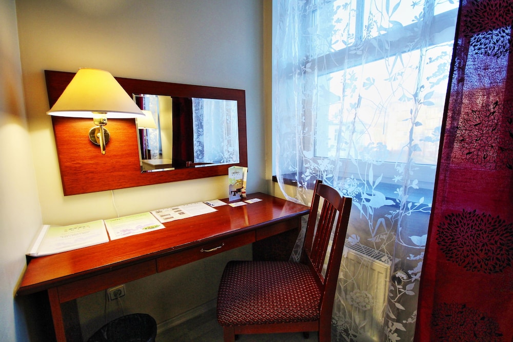 Double or Twin Room - Photo 6