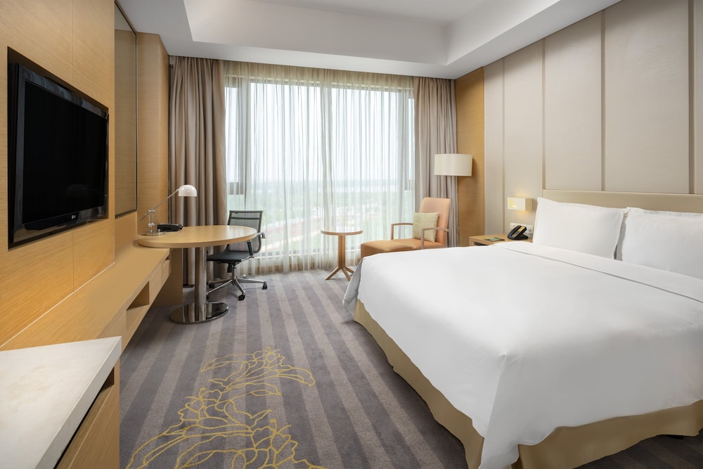 Club Room, 1 King Bed (Club Floor) photo 1