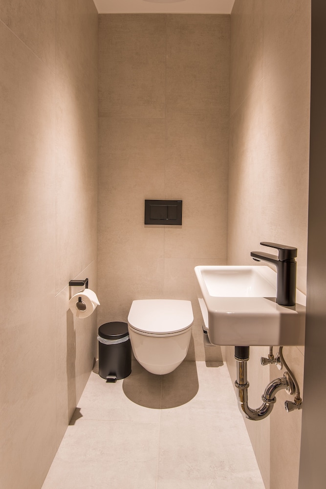 Standard Suite - Photo 8