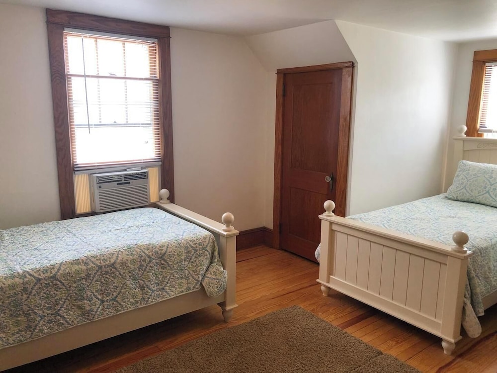 Cottage, Multiple Beds, Kitchen, Garden View
