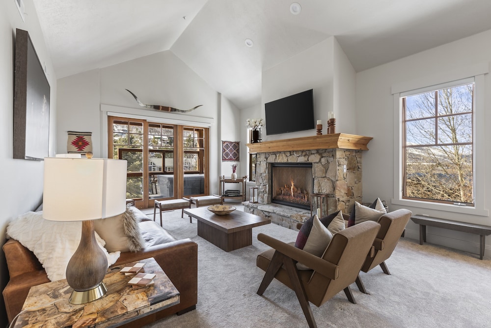 Condo, 3 Bedrooms