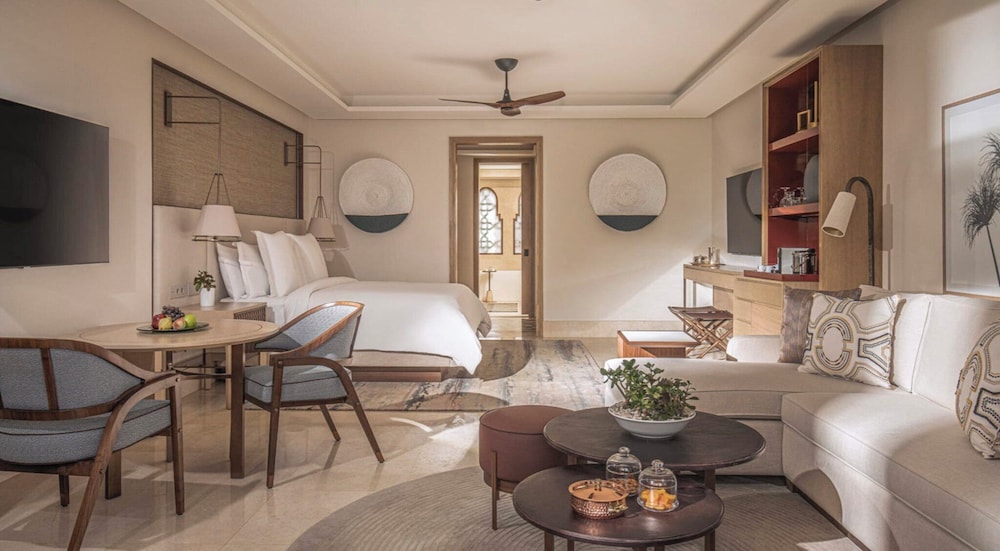 Premier Room, 1 King Bed, Sea View - Photo 6