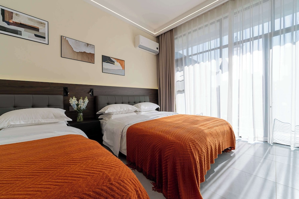 Elite Twin Room