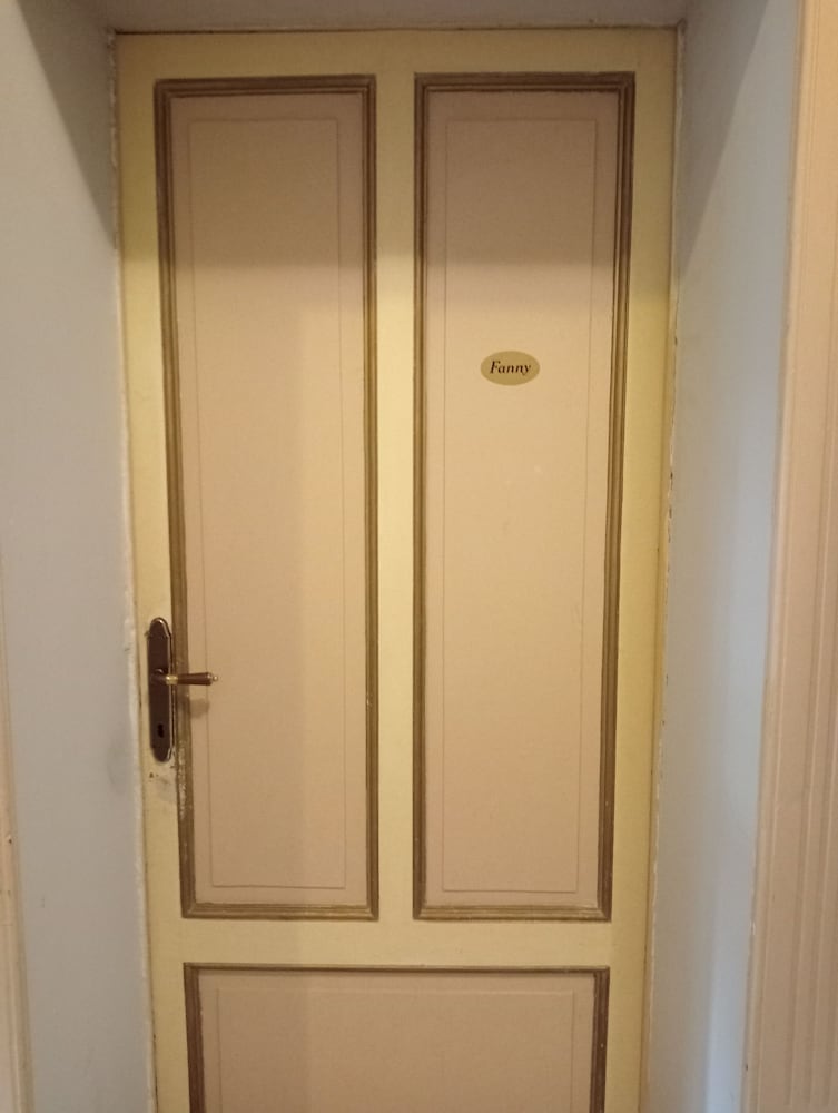 Classic Double Room (Funny) photo 2