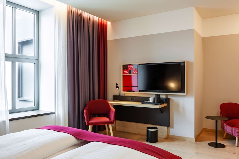 Superior Double Room, 1 Queen Bed with Sofa bed photo 2