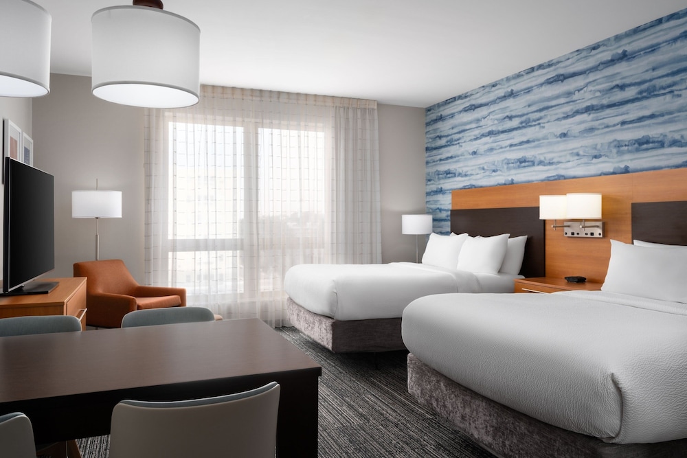 Studio, 2 Queen Beds (Mobility Accessible, Roll-In Shower) photo 2