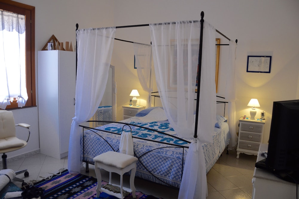 Standard Room, 1 Bedroom, Non Smoking, Courtyard Area (Cavalleria Rusticana) photo 2