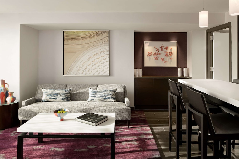 1 King 1 Bedroom Presidential Suite River View