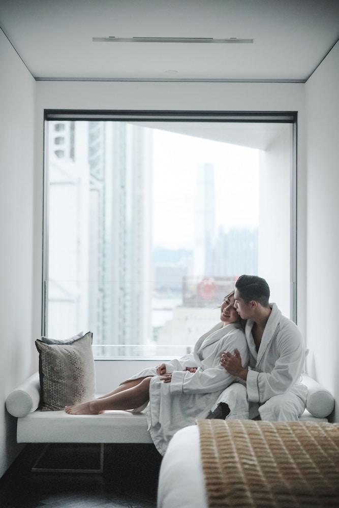 Signature Suite