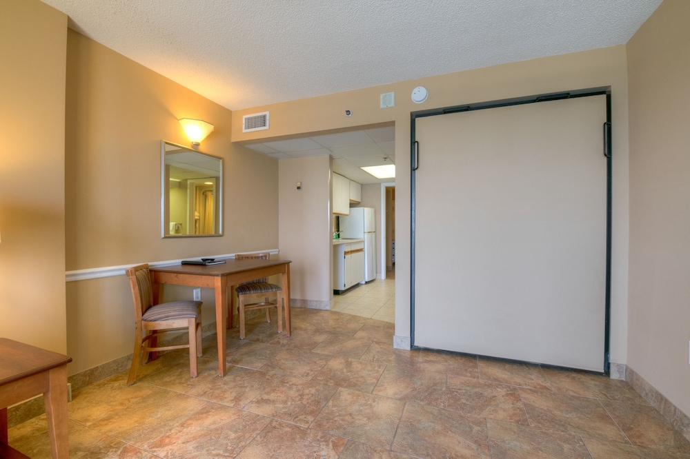 Suite, Oceanfront photo 3
