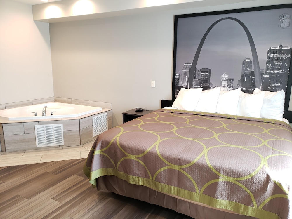 Deluxe Room, 1 King Bed, Non Smoking photo 2