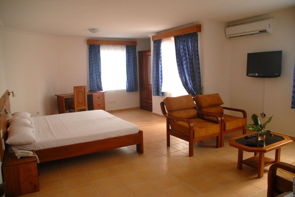 Family Room photo 3