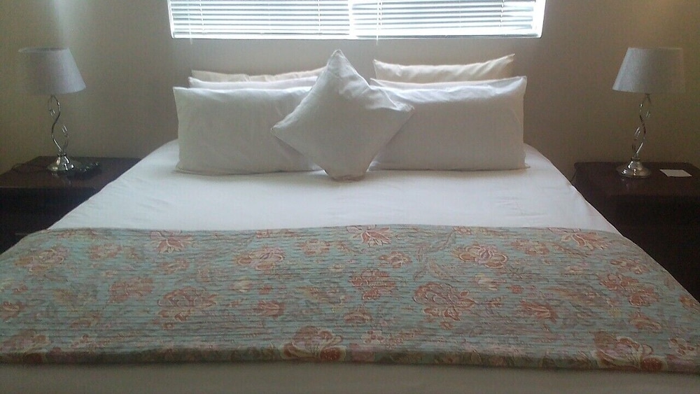 Standard Room, 1 Bedroom (Twin or King with Bath & shower) photo 3