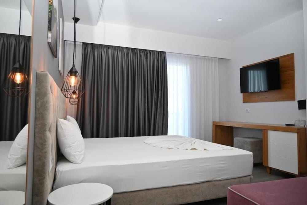 Deluxe Double Room, Balcony, Sea View photo 2