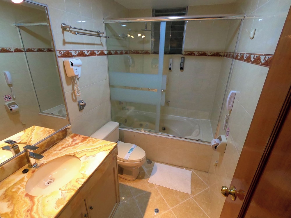 Standard Twin Room, Private Bathroom - Photo 4