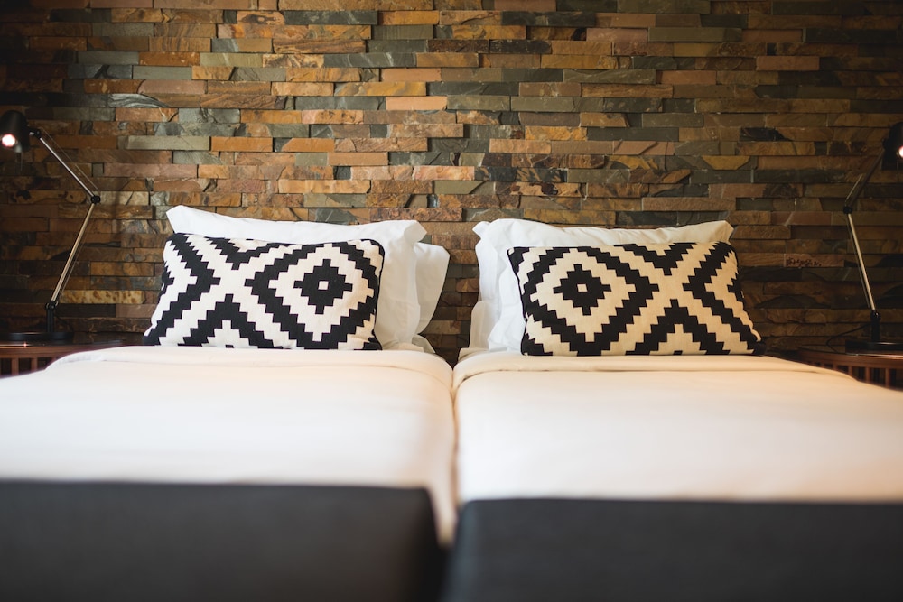 Premier Twin Room, 2 Twin Beds, Balcony, Garden Area