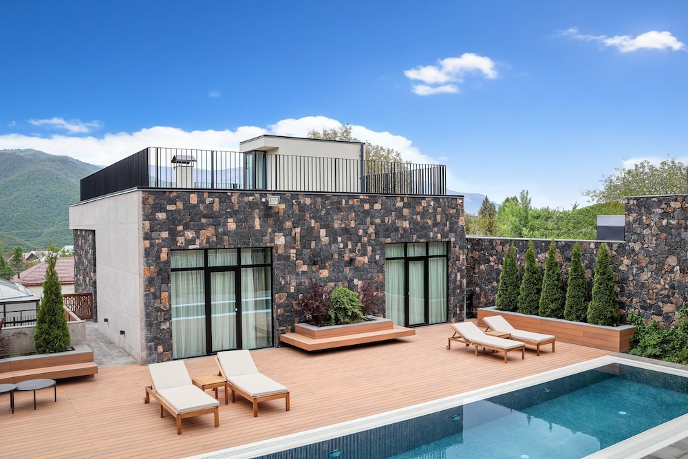Villa photo 1