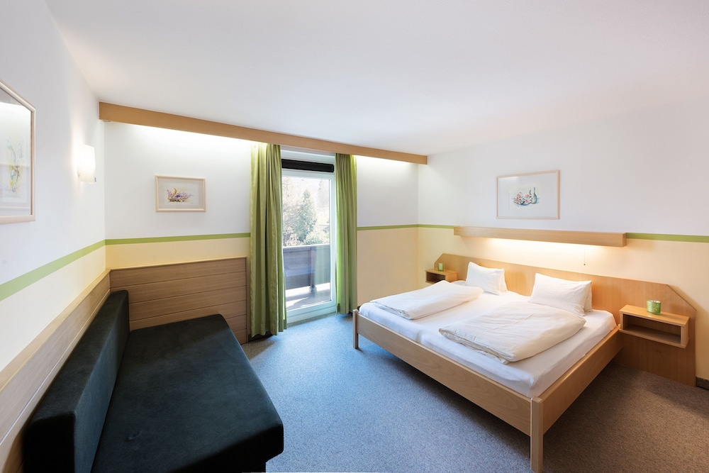 Basic Quadruple Room photo 1