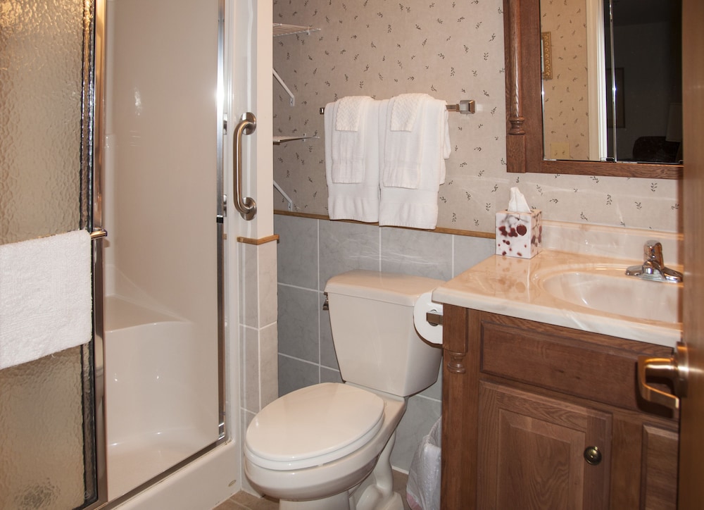 Suite, Ensuite (Suite 5) photo 3