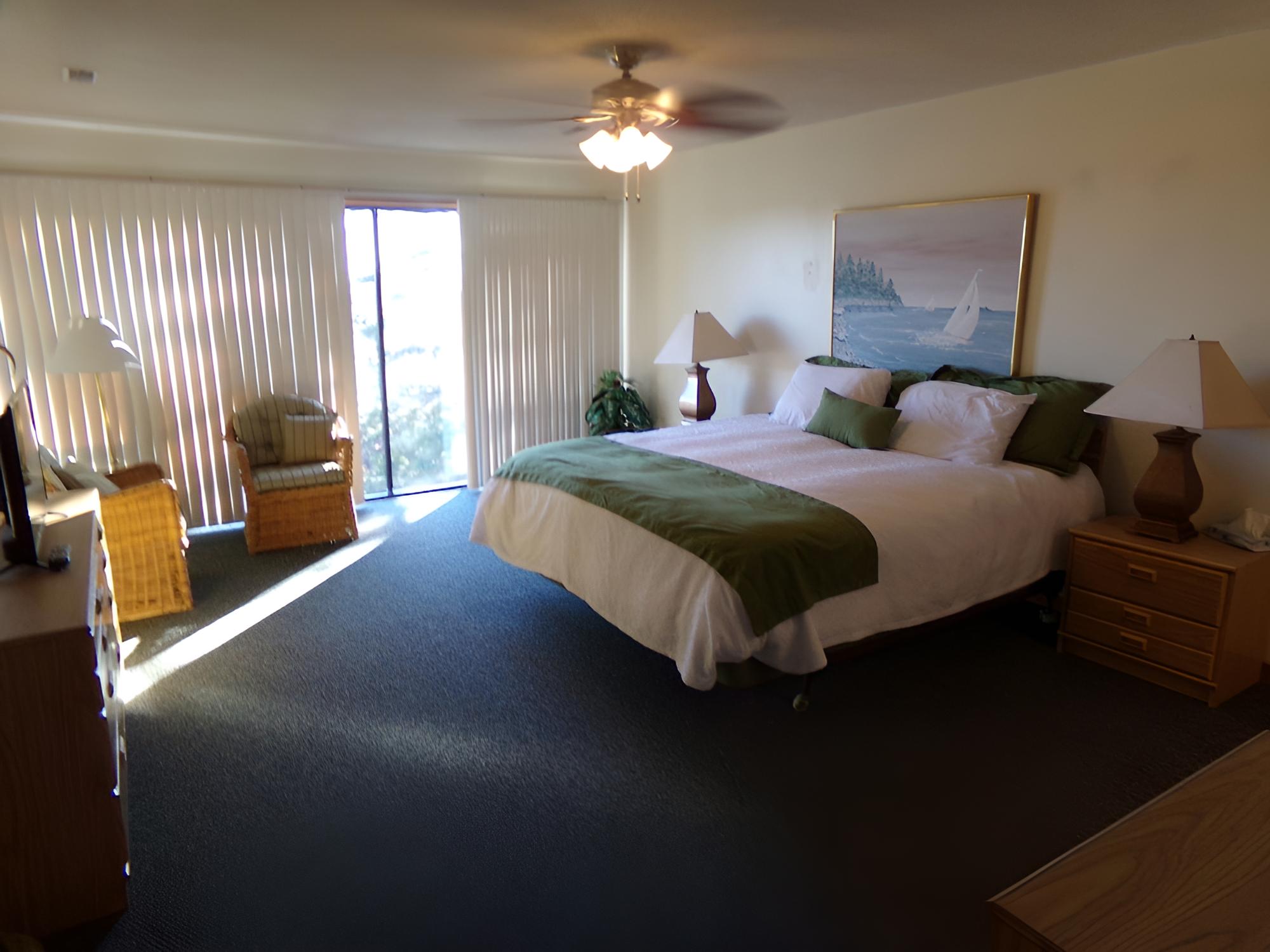Unit 167 - 2 Bedroom Condominium photo 3
