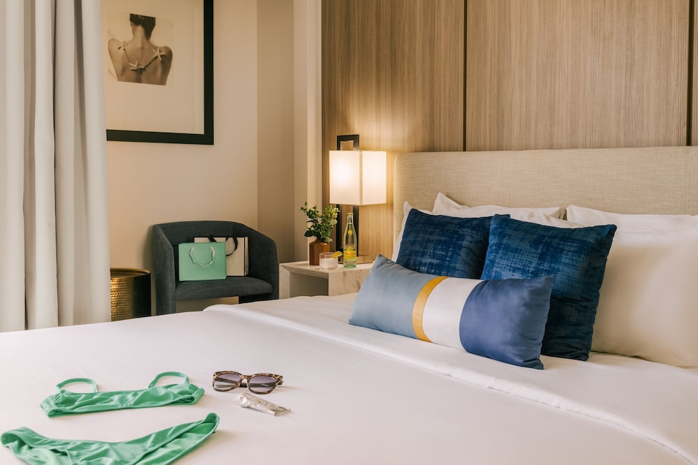 Suite, Multiple Beds, Balcony, Garden View photo 3