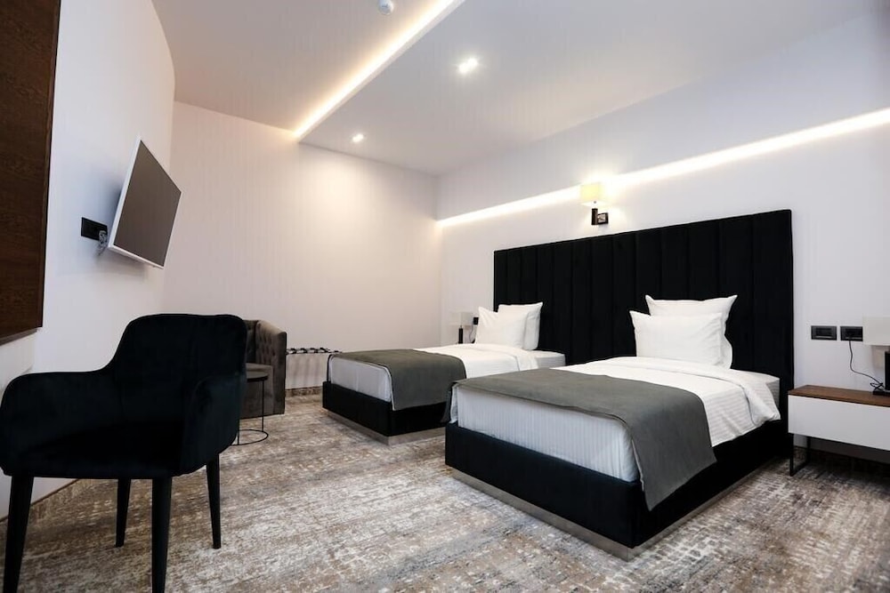 Economy Room, 2 Twin Beds, No Windows