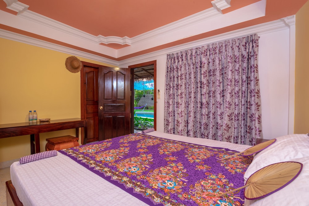 Standard Double Room, Pool View
