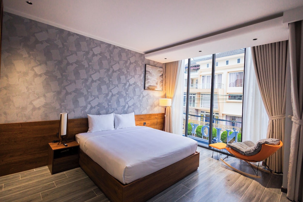 Superior Double Room, 1 King Bed, City View