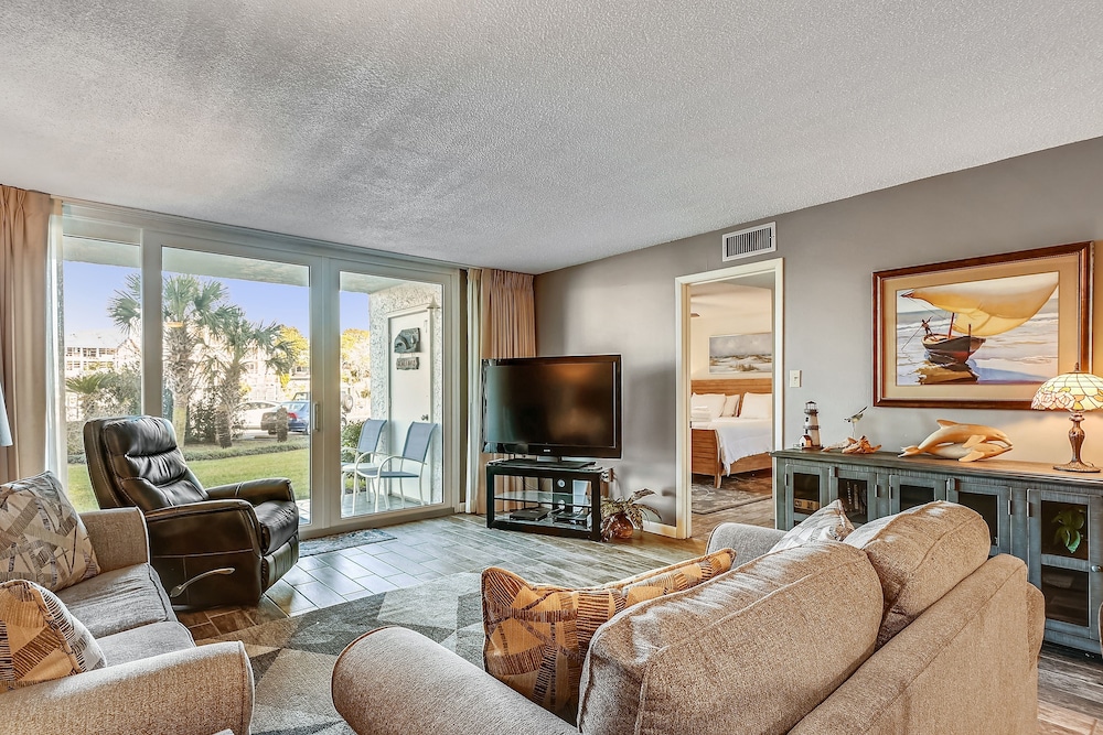 Condo, 2 Bedrooms