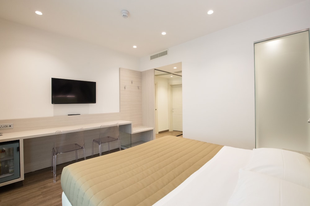 Comfort Double Room (SPA Access Included) - Photo 6