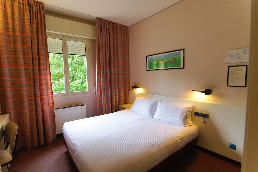 Standard Double Room Single Use photo 1