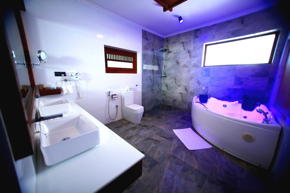 Family Suite, Jetted Tub, Sea View photo 2