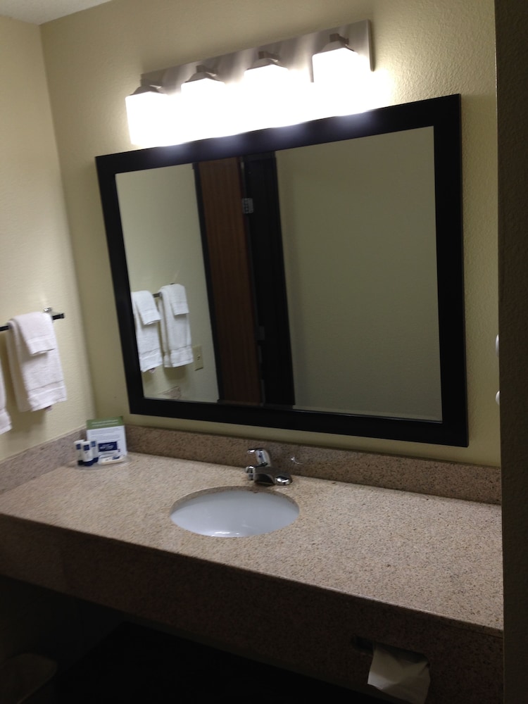 Superior Studio Suite, 1 King Bed, Non Smoking - Photo 5