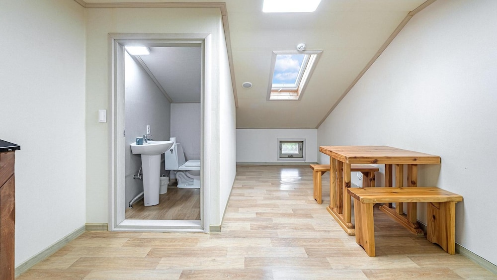 Basic Room, 1 Bedroom (Star small room) - Photo 9