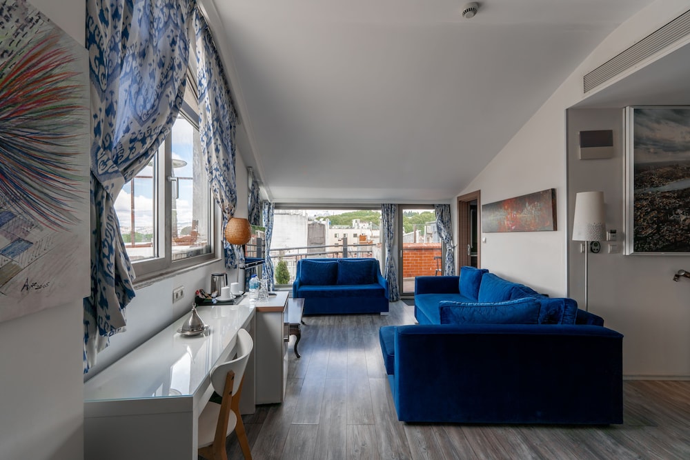 Bosphorus View Junior Suite photo 3