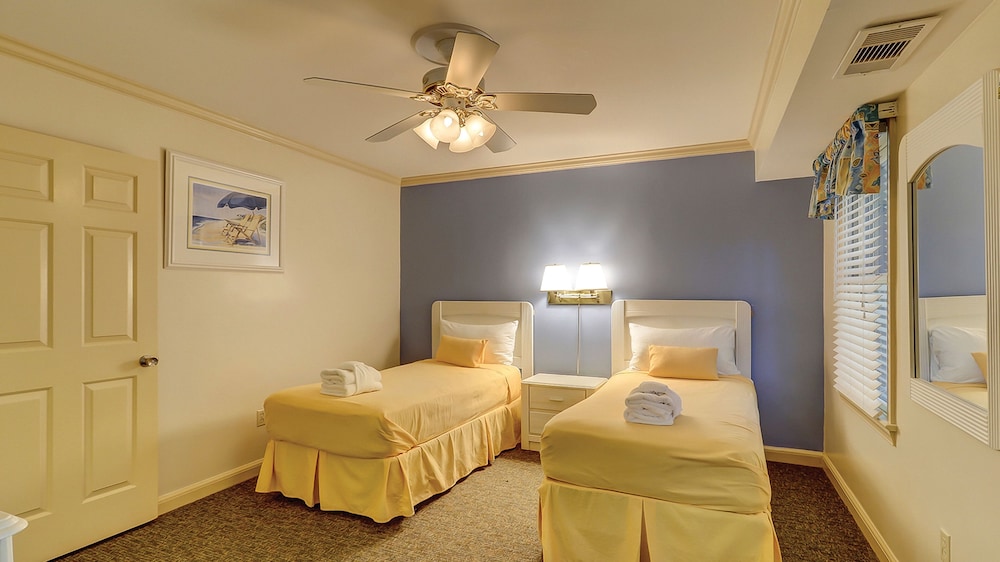 Townhome, 2 Bedrooms with Loft photo 3