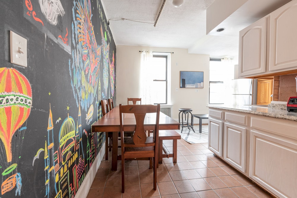 Apartment photo 2