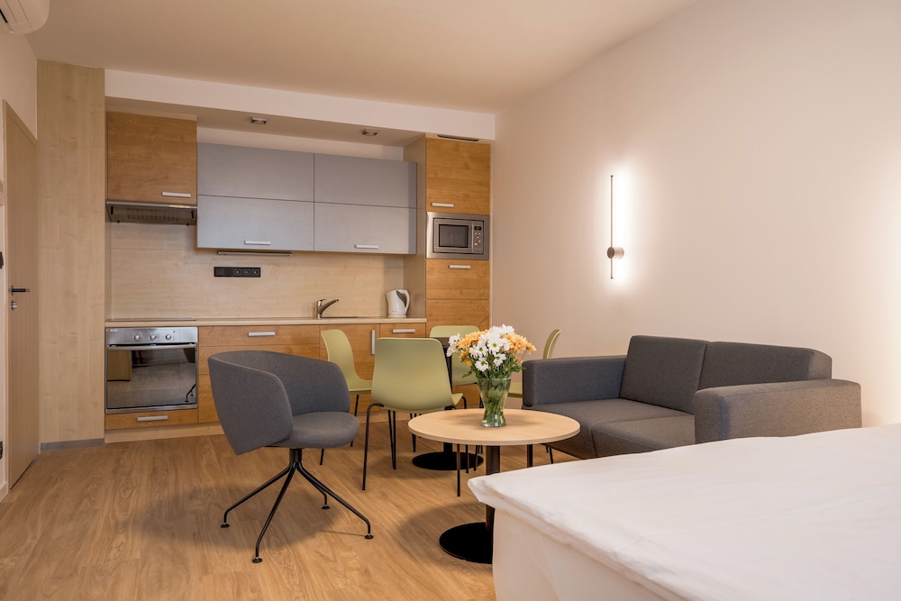 Business Apartment - Photo 2
