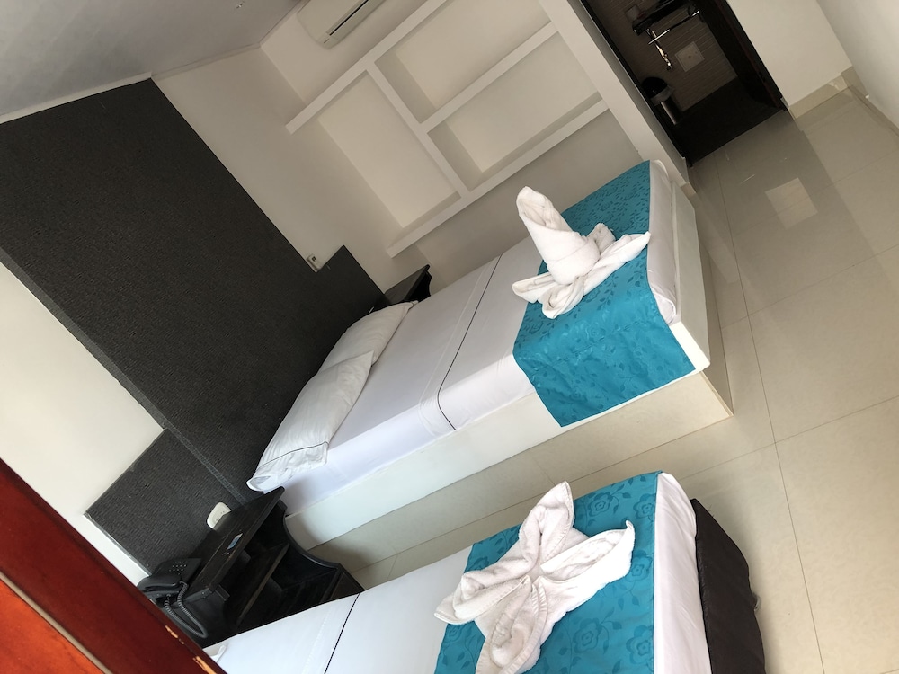 Triple Room, Multiple Beds, Non Smoking