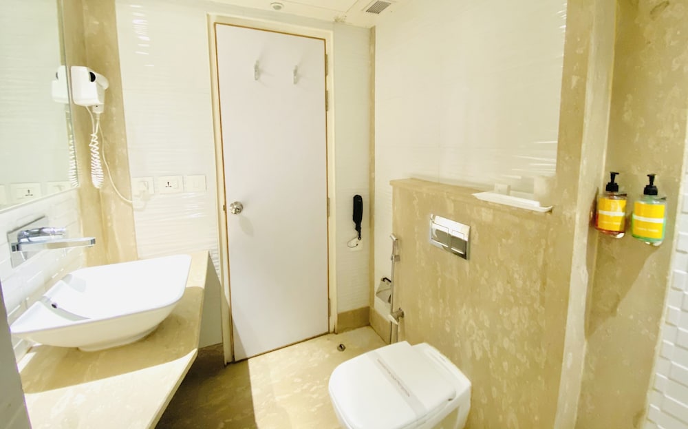 Deluxe Triple Room photo 2