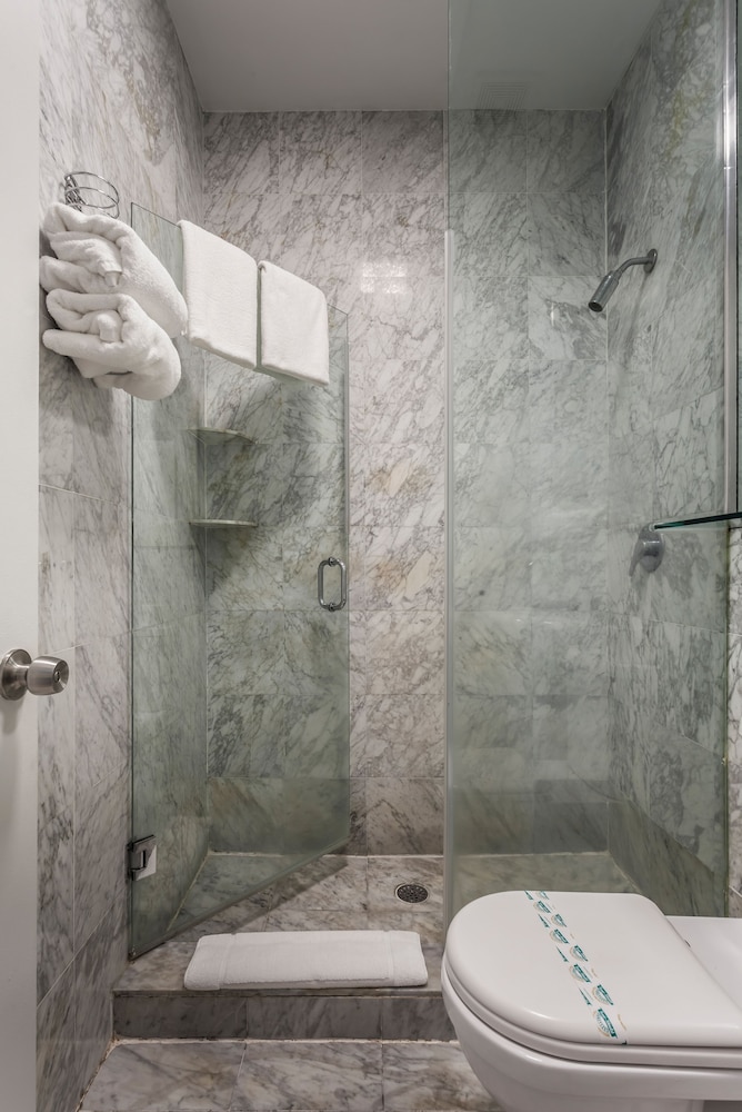 Double Room - Photo 9