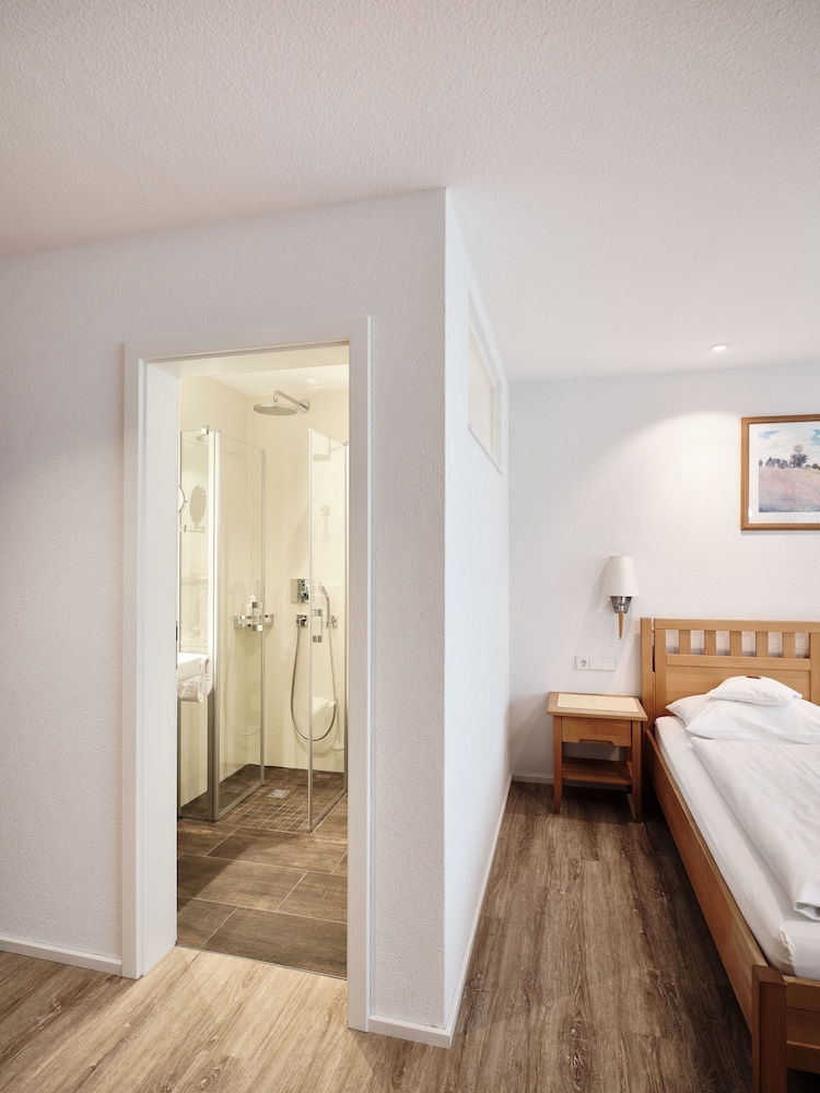 Standard Double Room photo 3