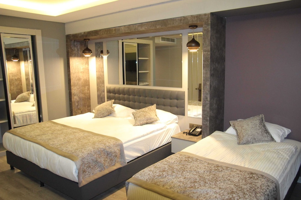 Standard Triple Room photo 3