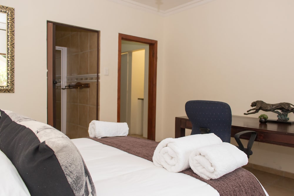 Executive Double Room, 1 Queen Bed, Ensuite, Ground Floor photo 3