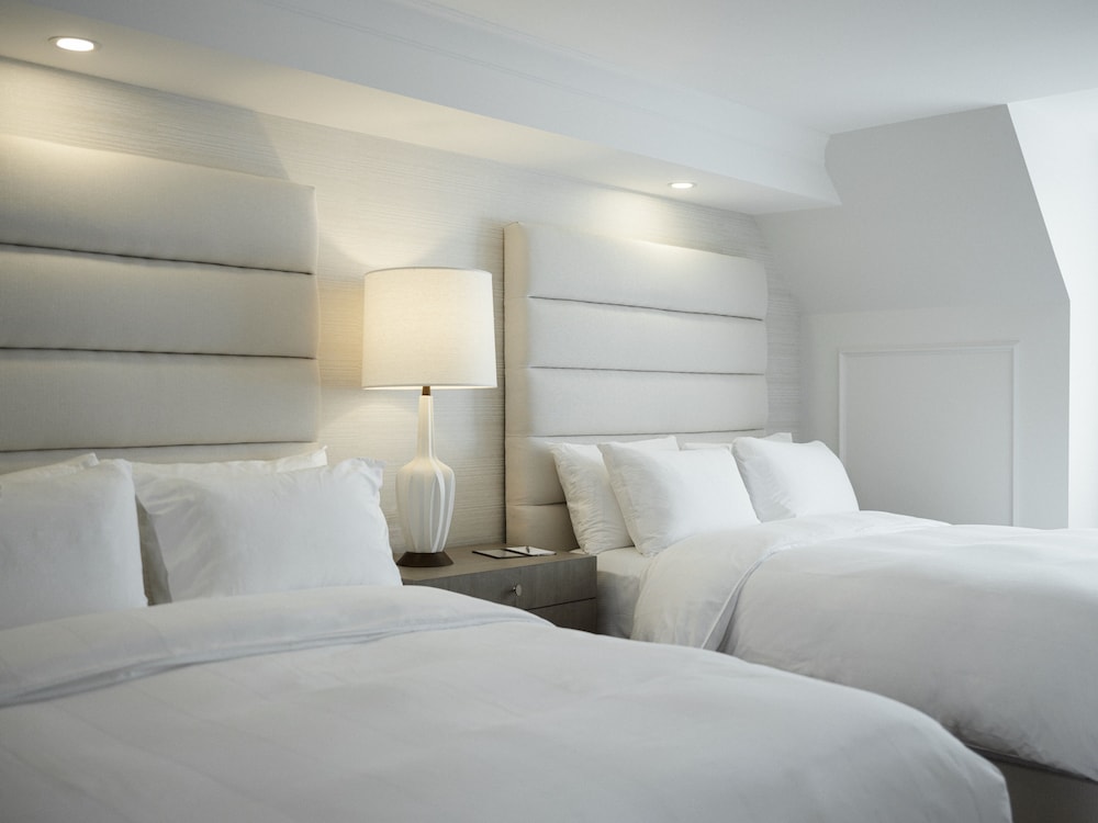 Classic Suite, 1 Bedroom (Lakeside)