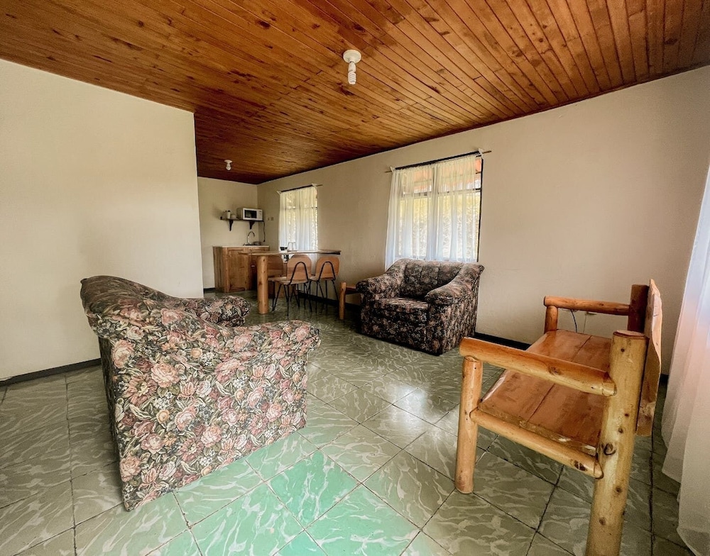 Basic Cabin photo 3