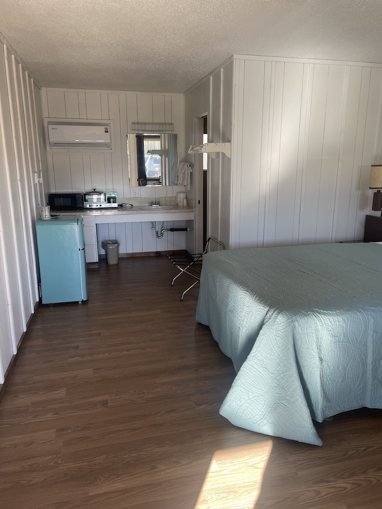 Room, 1 Queen Bed photo 1