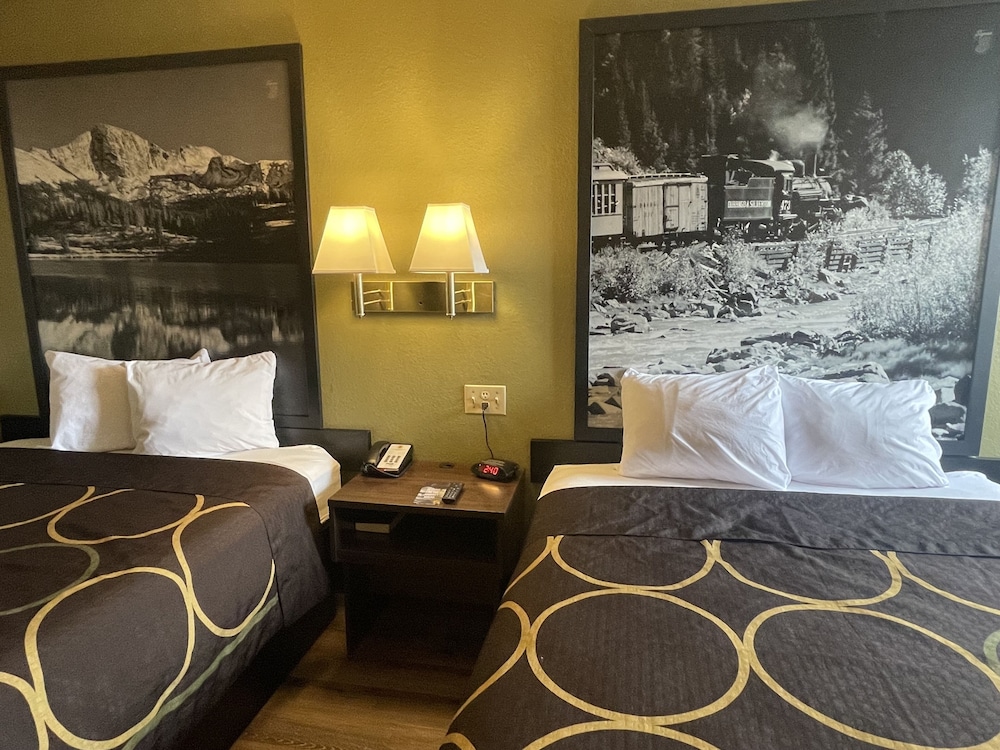 Standard Room, 2 Double Beds - Photo 4